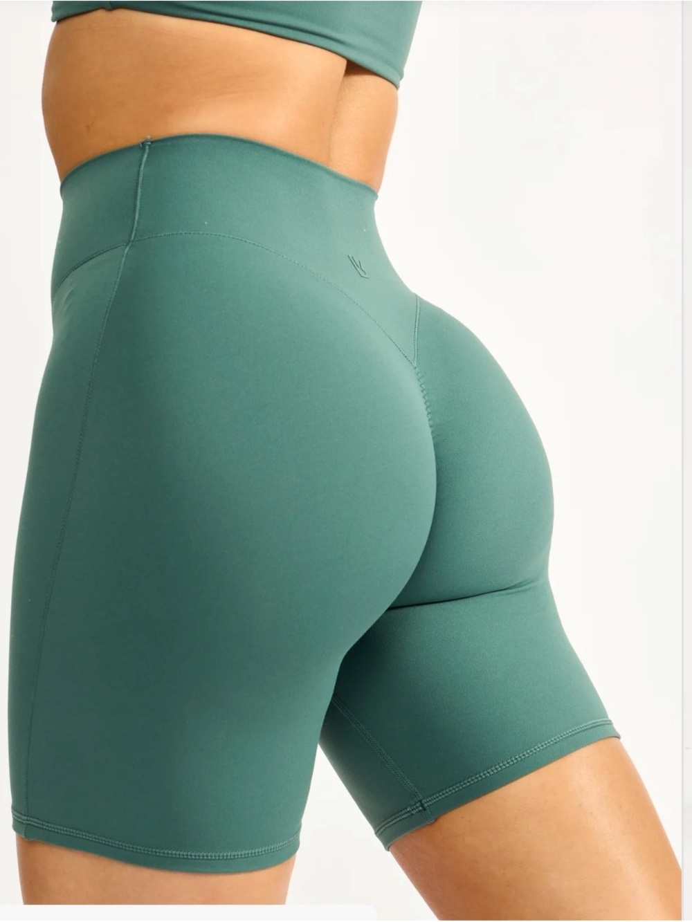NWOT Aggressive Scrunch Short - Heiress Ivy